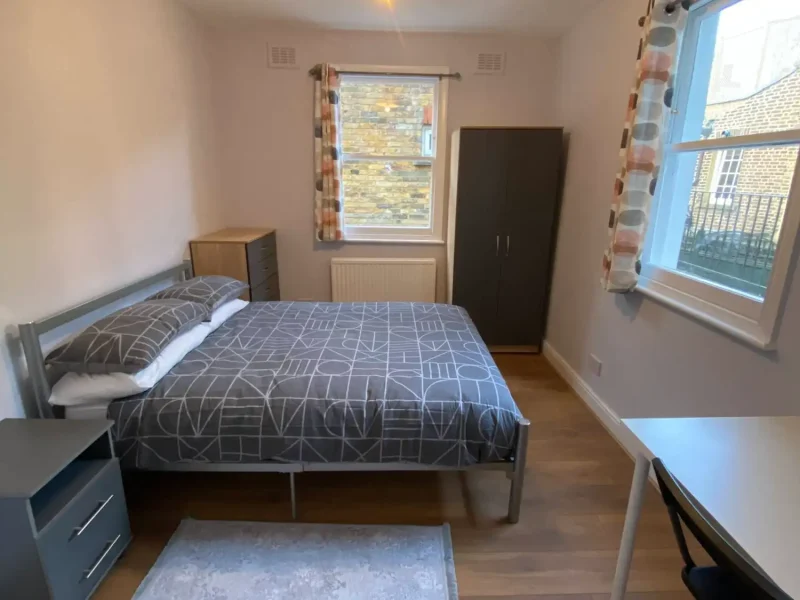 Double Ensuite_raleigh house-1500x2000