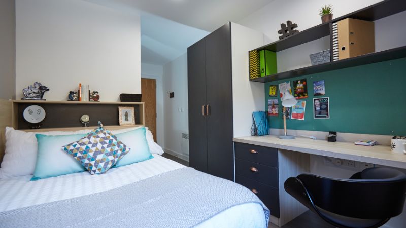 mannequin-house-ensuite-booking-min